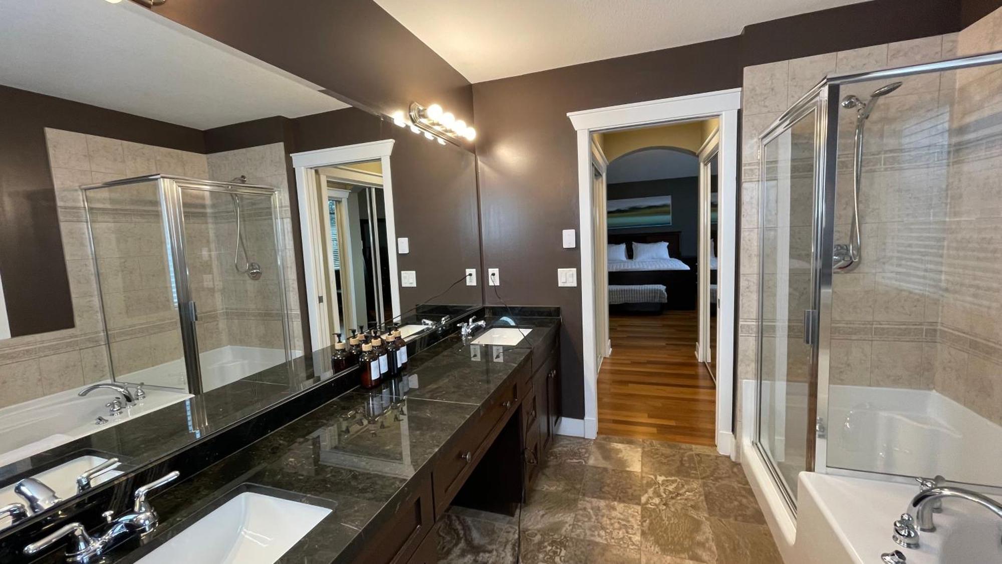 Metropolitan Dream With Pool And Hot Tub Villa *